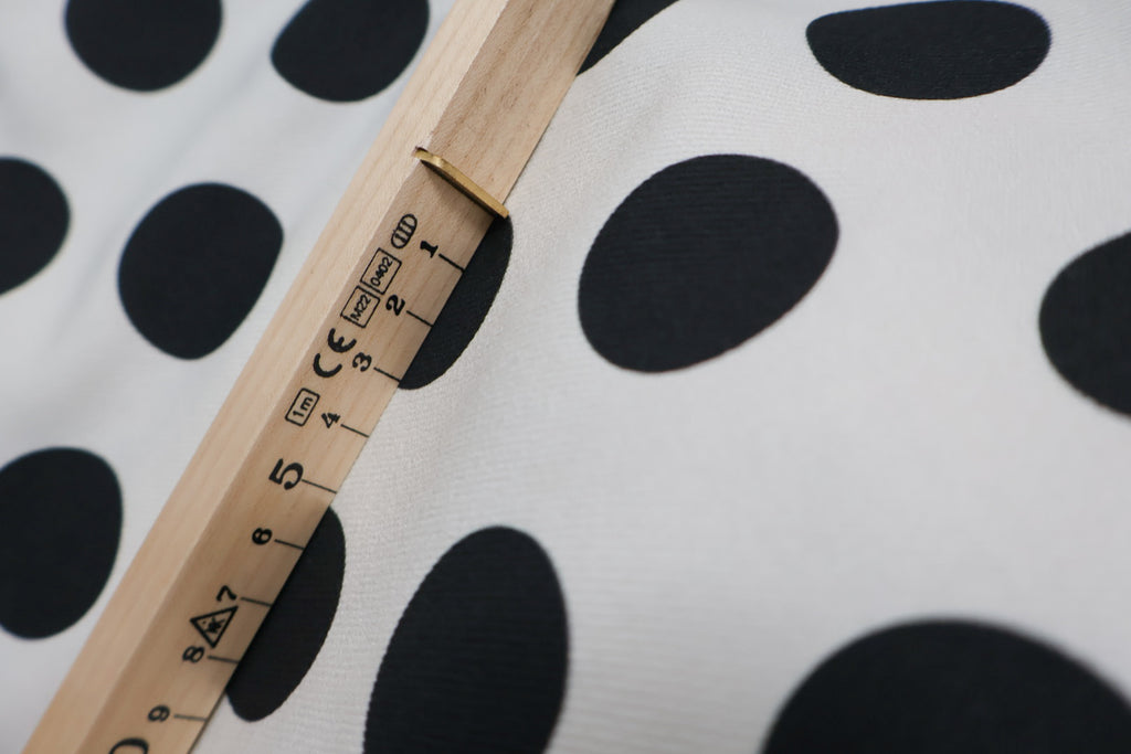 Polka Dot Denim Ivory med sorte prikker